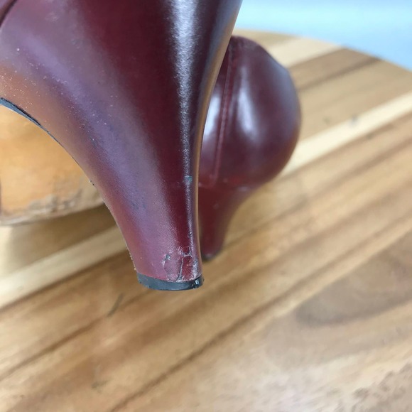 Salvatore Ferragamo Pumps Womens 8.5 N Burgundy Red Leather Peep Toe Heels Shoes - Picture 7 of 10